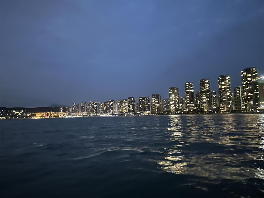 
十里银滩夜景
